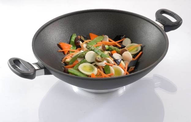 TITANOVÉ PÁNVE WOK