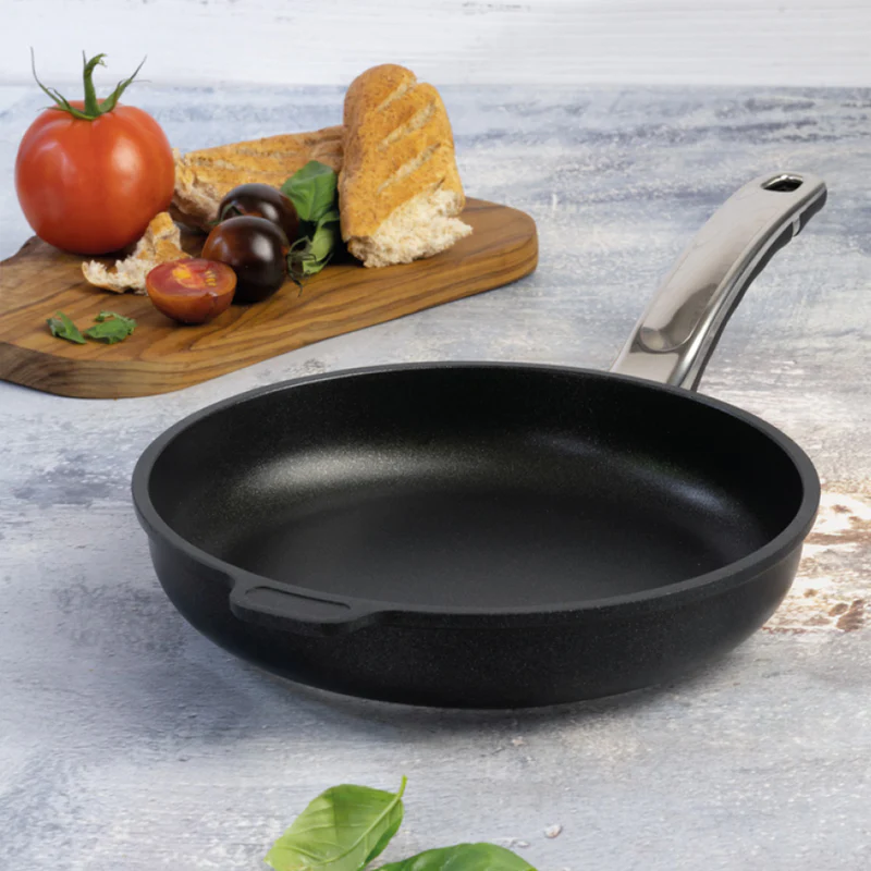 Titanová pánev 20 cm vysoká 4,5 cm BAF Gigant
